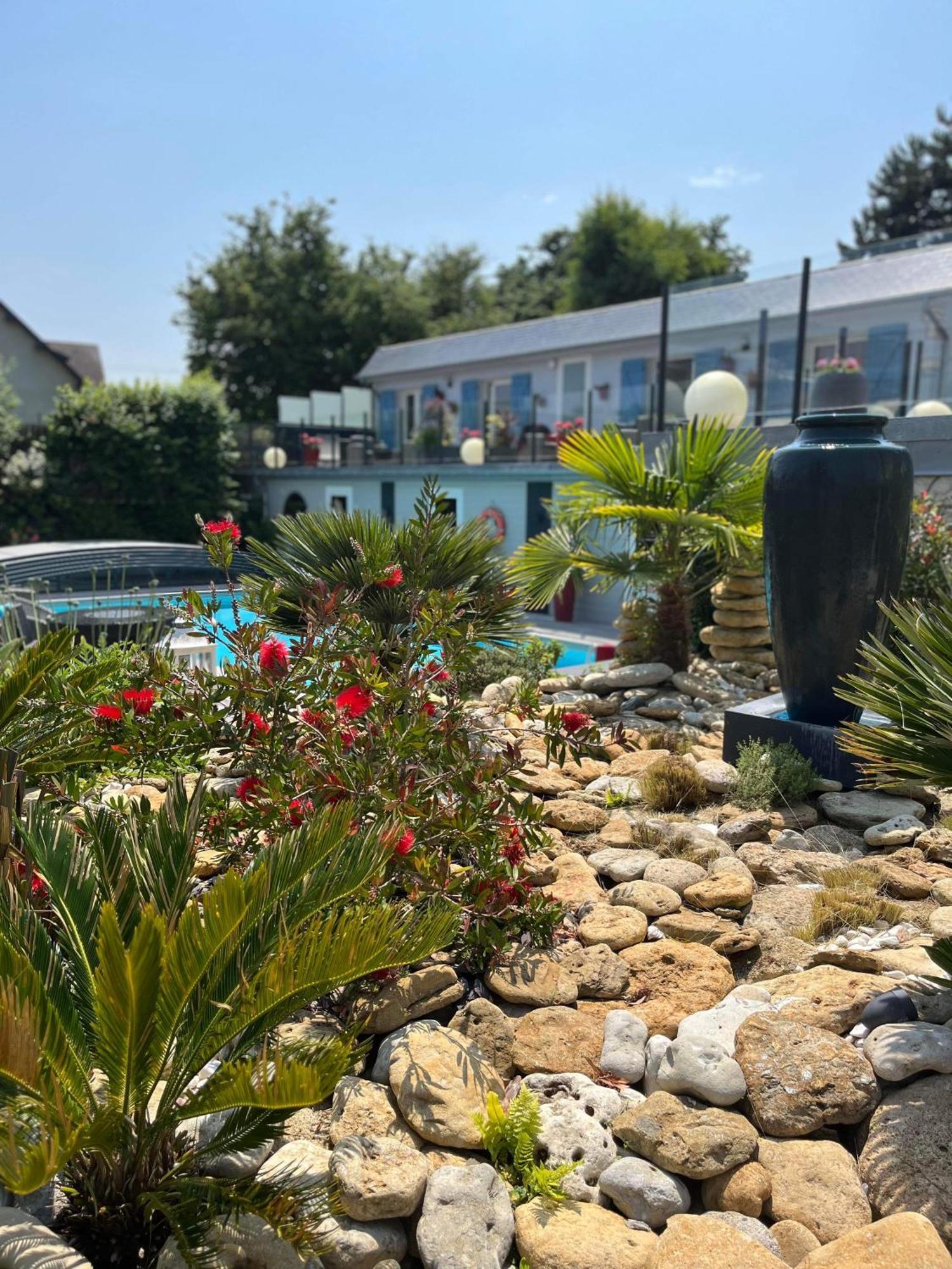 Hotel La Piscine Villers-sur-Mer Bagian luar foto