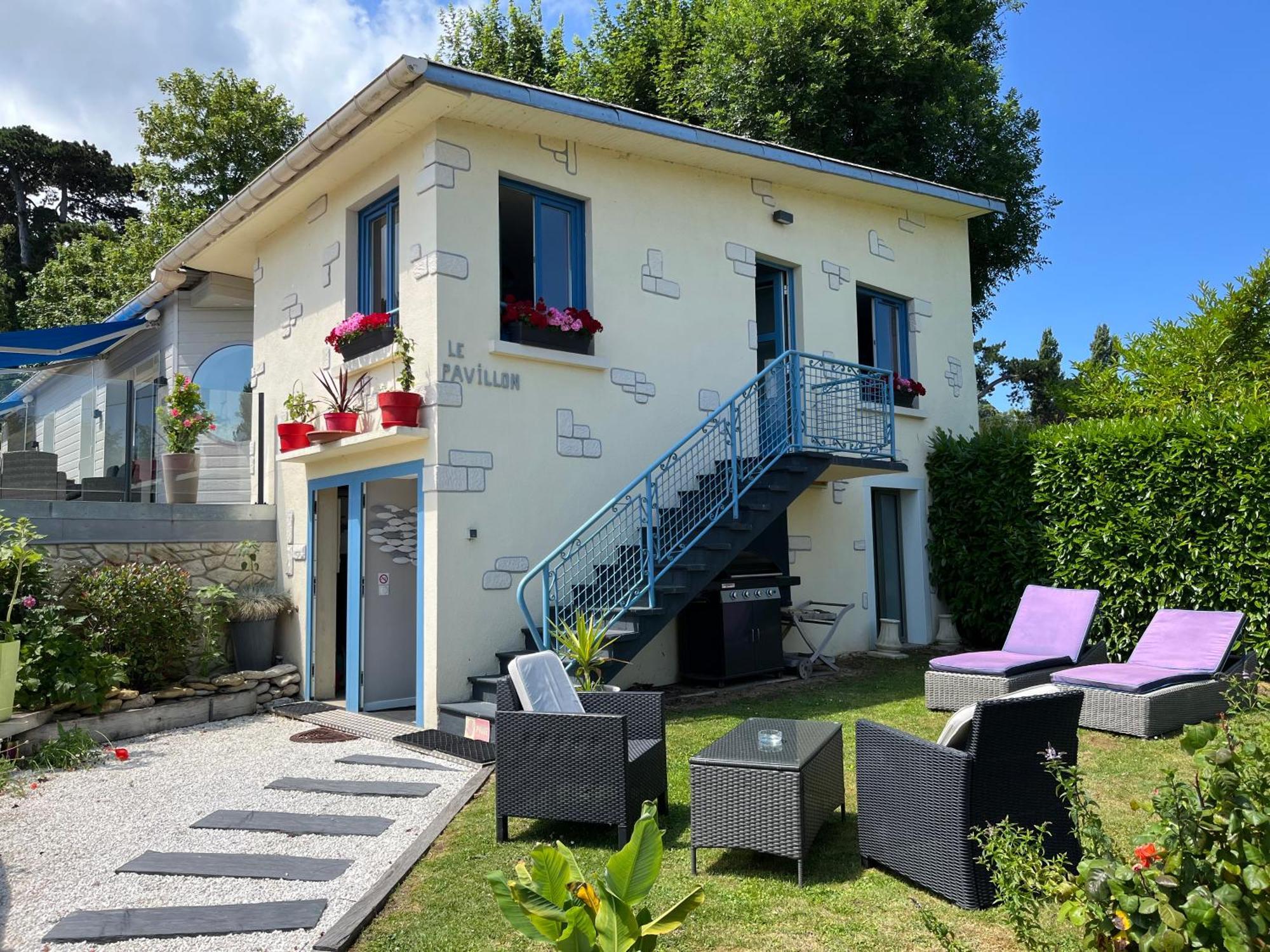 Hotel La Piscine Villers-sur-Mer Bagian luar foto