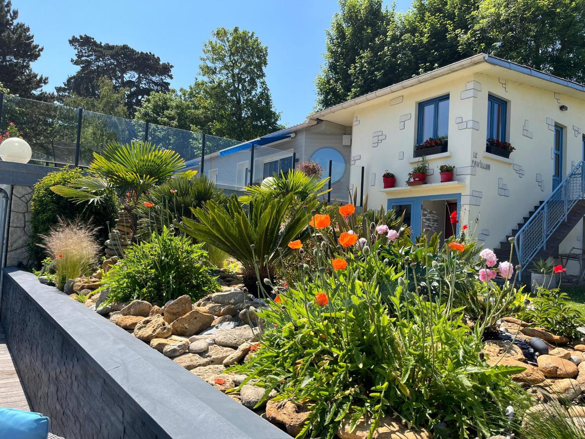 Hotel La Piscine Villers-sur-Mer Bagian luar foto